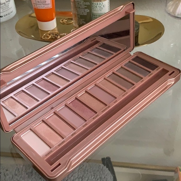 Pure Cosmetics Buff Collection Palette - Picture 3 of 3